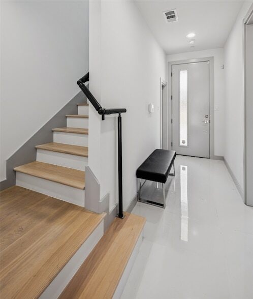 Photo - 1880 Beaumont St