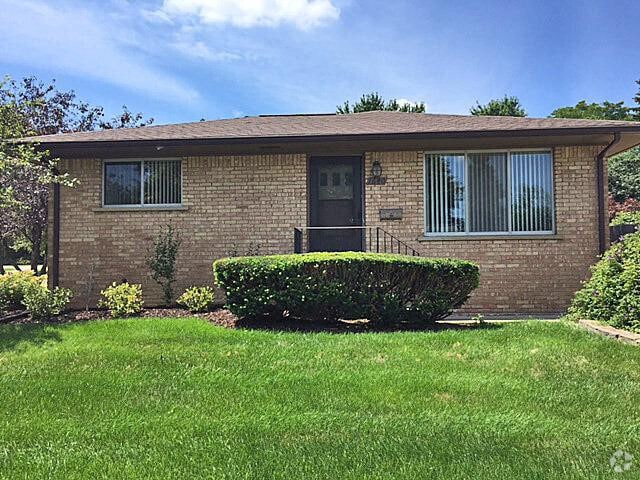 Building Photo - 1640 Greenview Dr Rental