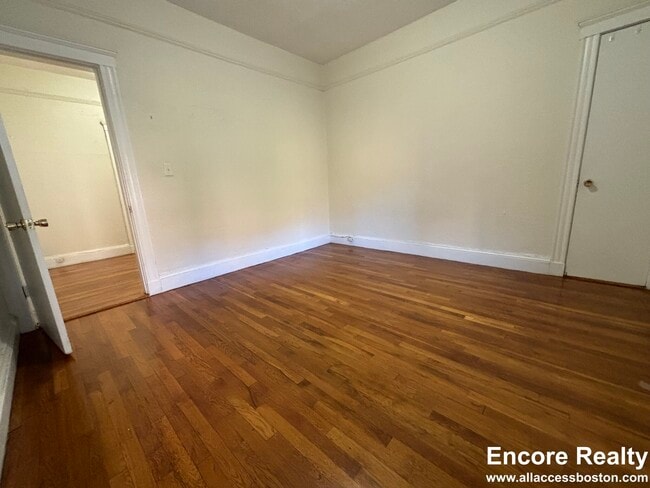 Photo - 70 Chiswick Rd Unit 12
