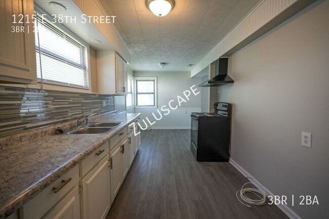 Photo - 1215 E 38th St