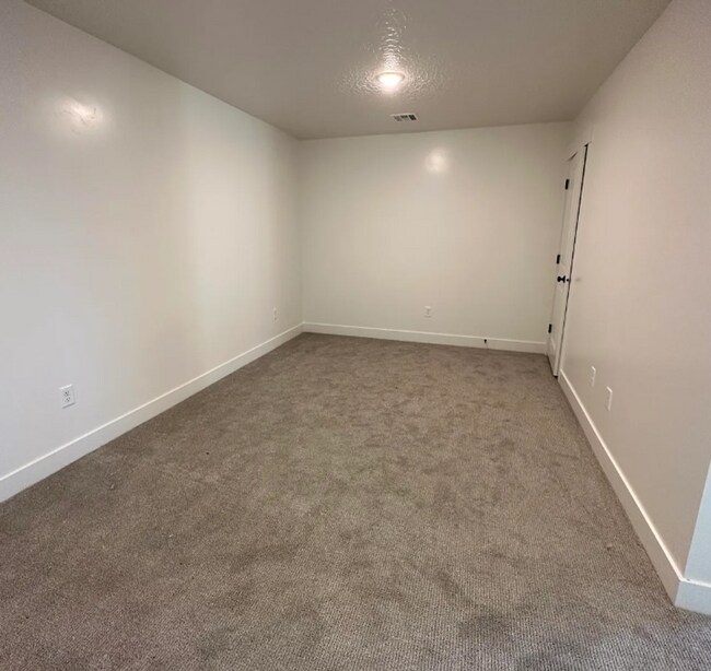 Photo - Beautiful, Modern 3 Bedroom Townhome!