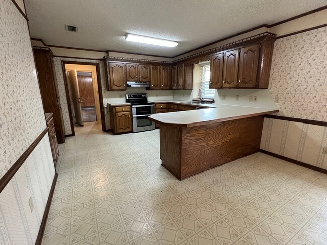 Photo - 203 Kimball Dr