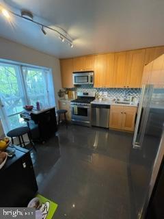 Photo - 8018 Revenna Ln