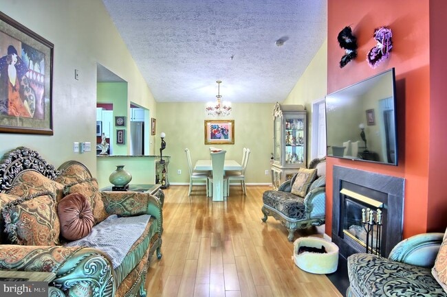 Photo - 534 Kennington Rd Unit 534