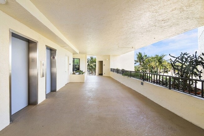 221 NE Plantation Rd Unit 316