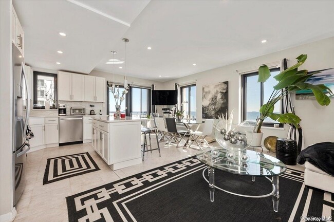 Photo - 100 W Broadway Unit 4F