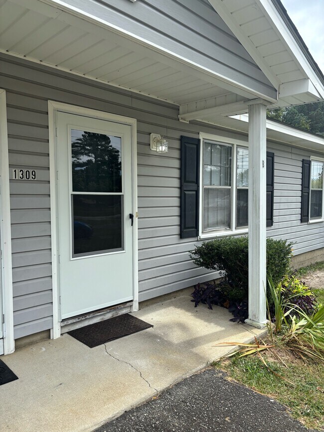 Photo - 1309 Ireland Dr