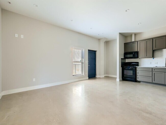 Photo - 3523 Gonzales St Unit 200