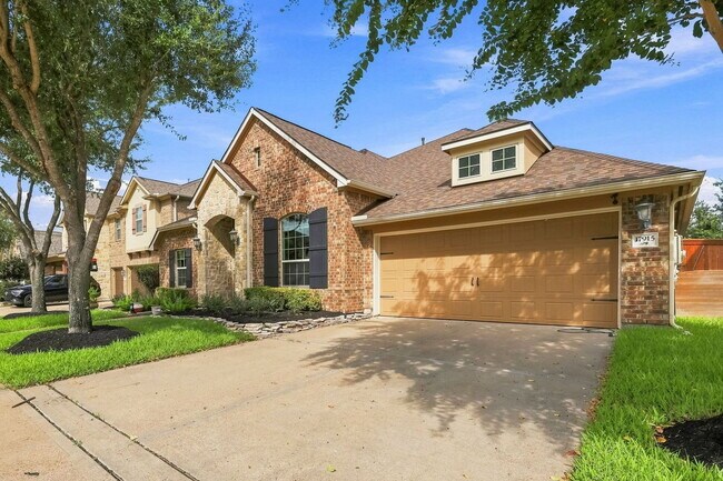 17915 Creek Bluff Ln