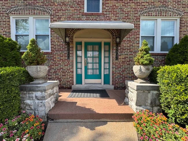 3525-3527 Lawn Ave Unit 3525