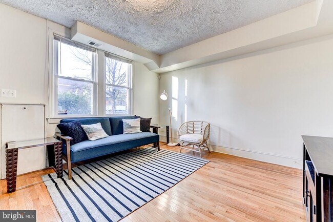 Photo - 1125 West Virginia Ave NE