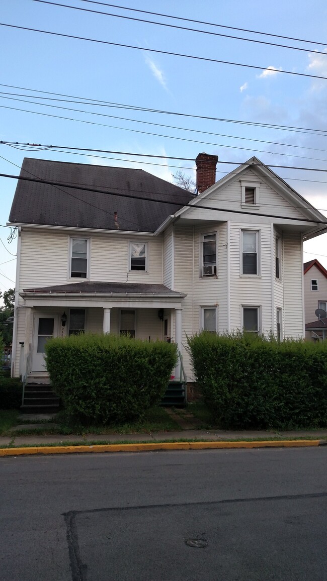 Building Photo - 332 Franklin St Unit 332 Franklin St.