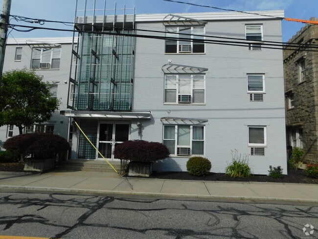 Building Photo - 184 Pequot Ave Unit 206 Rental