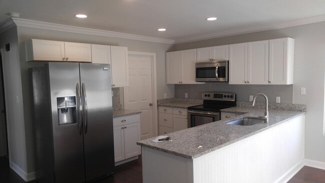 Photo - 3 bed, 2 bath home!