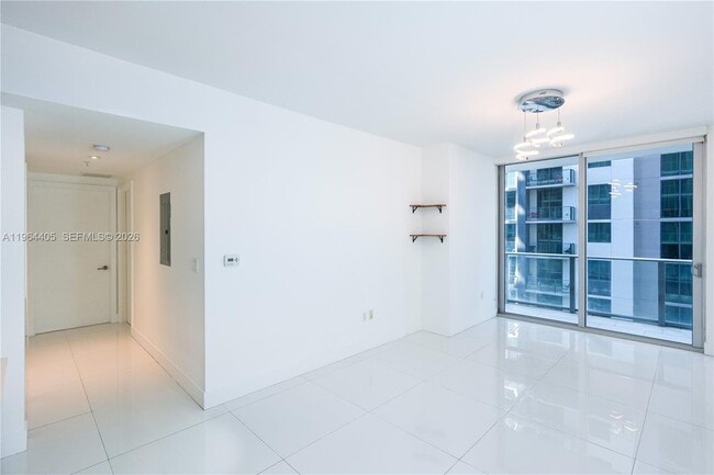 Photo - 1010 SW 2nd Ave Unidad # 606