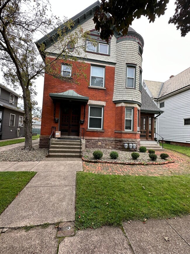 Photo - 520 W 8th St Apartments Unit 520a