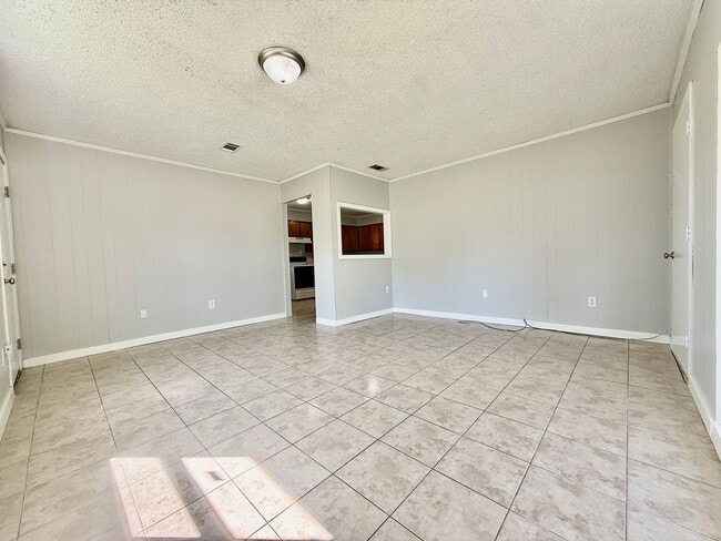 Photo - 709 N Holly St