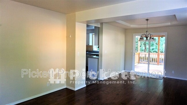 Photo - 7283 Creek Wood Pl NE