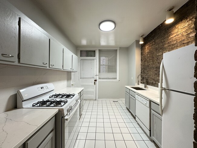 Photo - 4118 N Clarendon Ave Unit 2