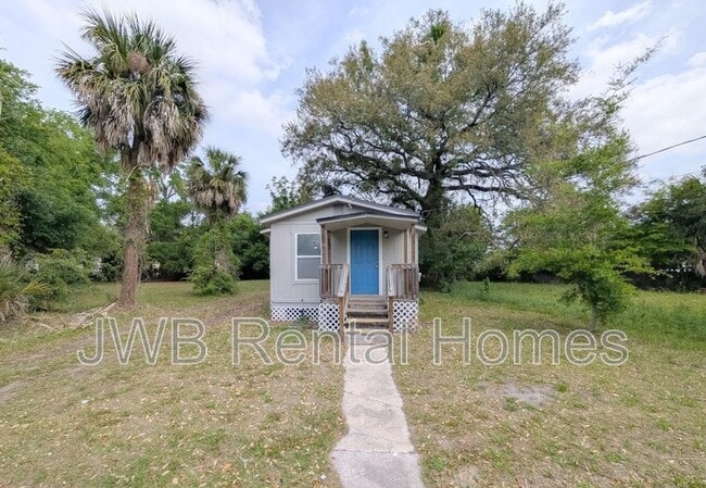 Photo - 835 E Union St