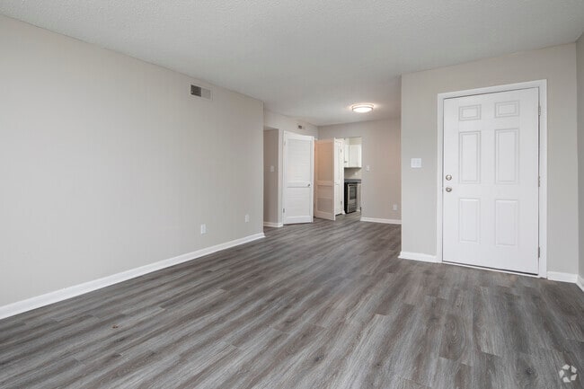 2BR, 2BA - 975SF