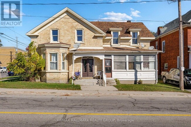 Photo - 15 Elmsley St N