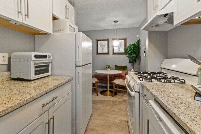 Photo - 2301 Farrington Ave