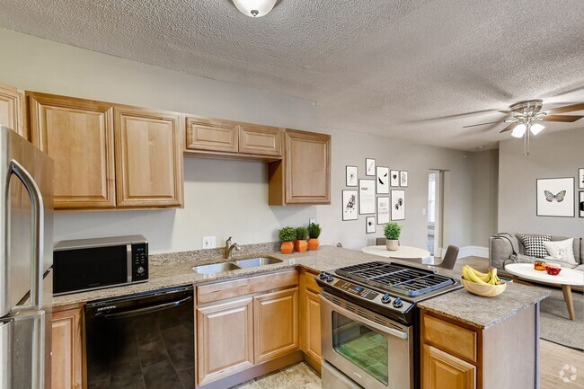 Building Photo - 3132 Hennepin Ave S Unit 2 Rental
