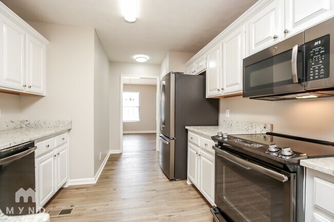 Photo - 404 Bridgeton Cove Ct