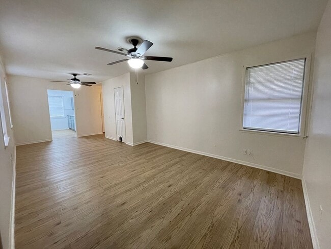 Photo - 109/111 E Comay Cir