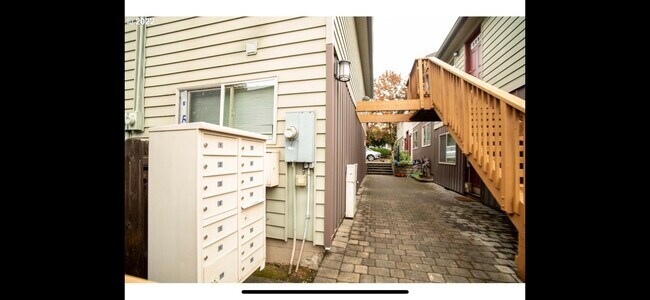 8664 N Willamette Blvd