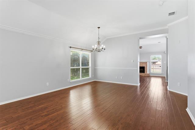 Photo - 1343 Edmonton Dr