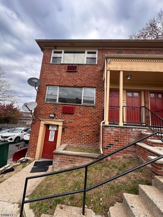 Building Photo - 916 Stuyvesant Ave. Unit W-1