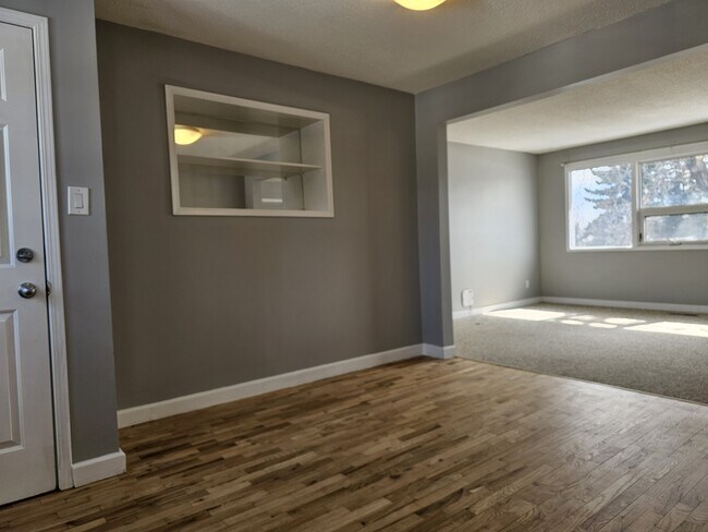 Photo - 9512-9128 128 Ave NW