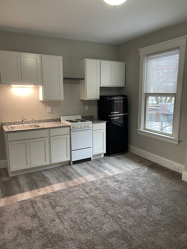 Kitchen - 1564 Chase Ave (Cincinnati, OH)