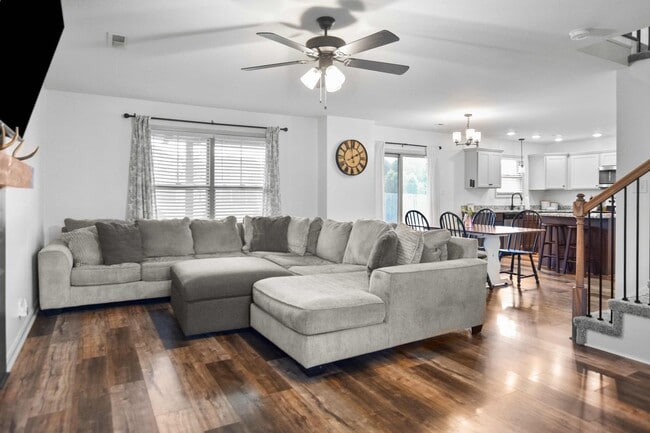 Photo - Pet Friendly Three Bedroom!