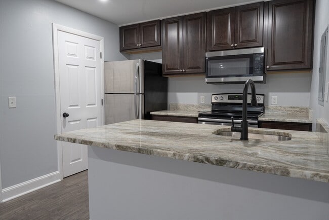 Photo - 225 S Main St Unidad 7