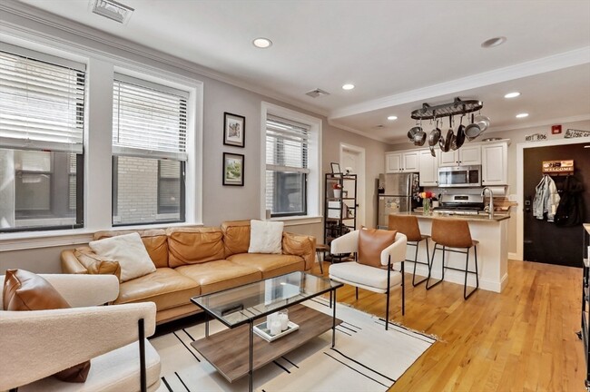 Photo - 454 Hanover St