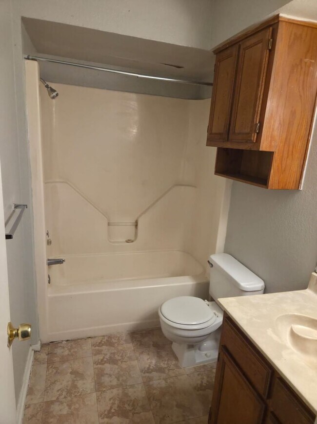 Photo - 5510 Brookview Ct Unidad # A - 1st floor
