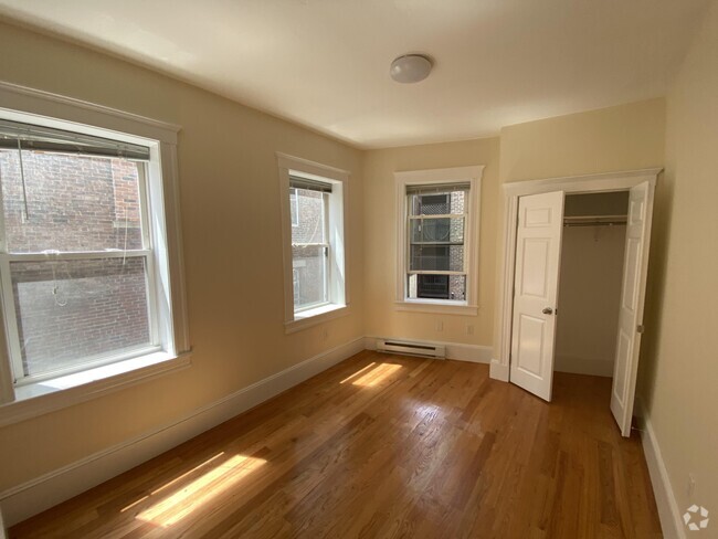 Building Photo - 884 Huntington Ave Unit 3 Rental