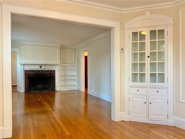 Photo - 24 Oxford St