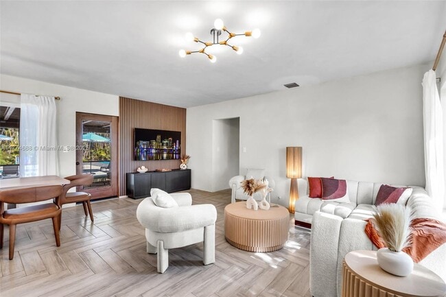 Photo - 535 N Biscayne River Dr