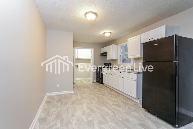 Photo - 904 Gordon St