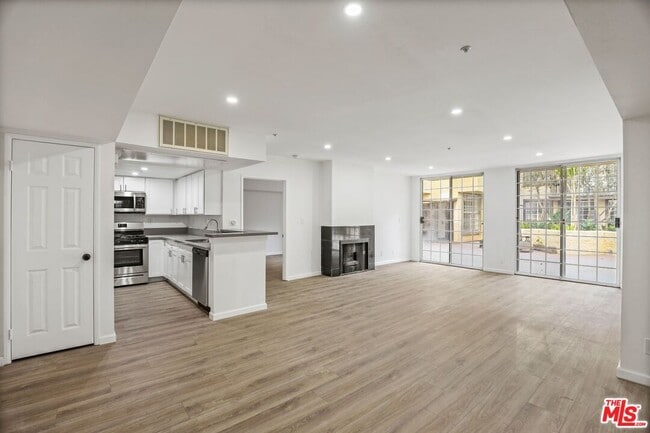Photo - 11711 Ohio Ave Condo Unit 110