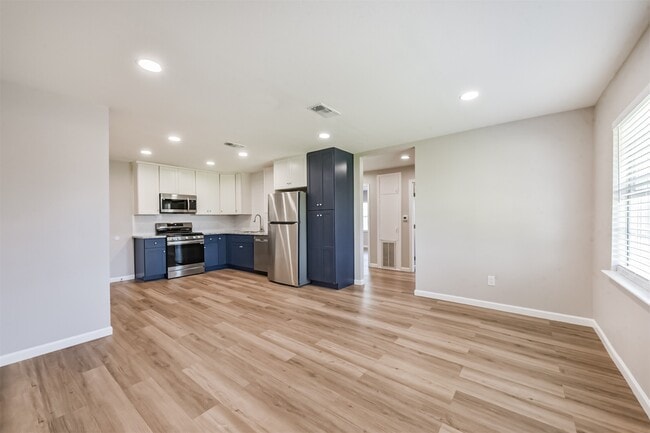 Photo - 1266 Dove St Unit B