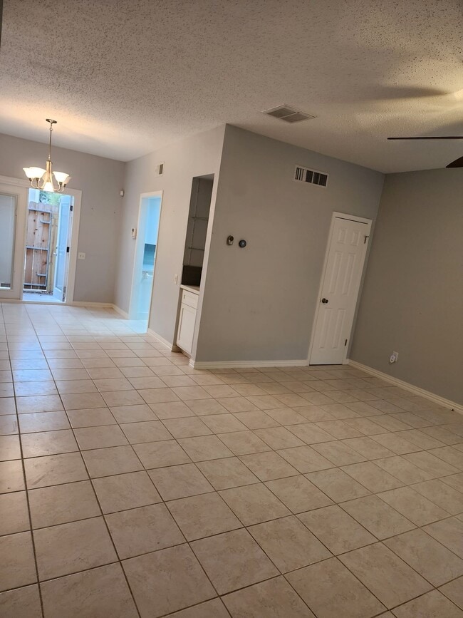 Photo - 11710 Southlake Dr Unit 6