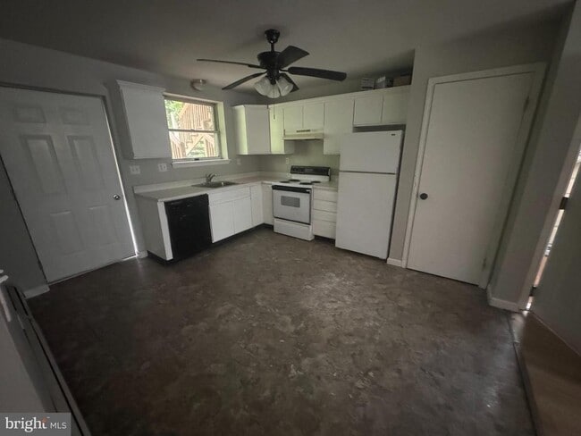 Photo - 131 Smith St Unit B3