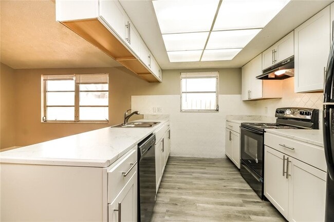 Photo - 2105 Sugarbush Dr