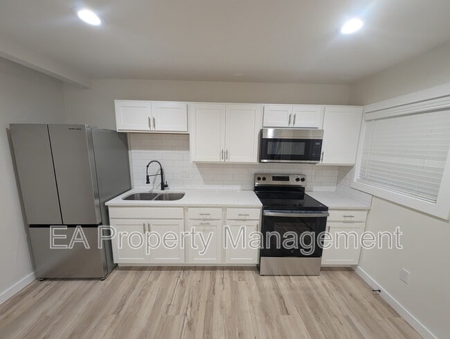 Photo - 443 Trumbull Ave SE