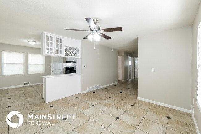 Photo - 7910 Longview Rd